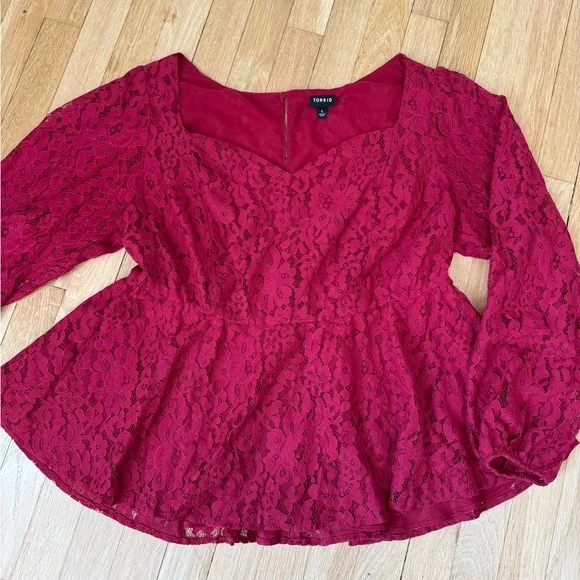🍂CLEAROUT Torrid Peplum Lace Puff Sleeve Top - Picture 3 of 15